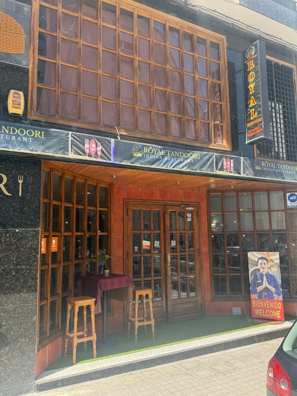 Menú degustación indio servido en Royal Tandoori, Ponferrada